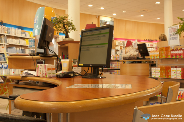 photographe d'architecture et d'aménagements intérieurs et extérieurs de pharmacies réalisés par la société Créateurs Artisans Réunis